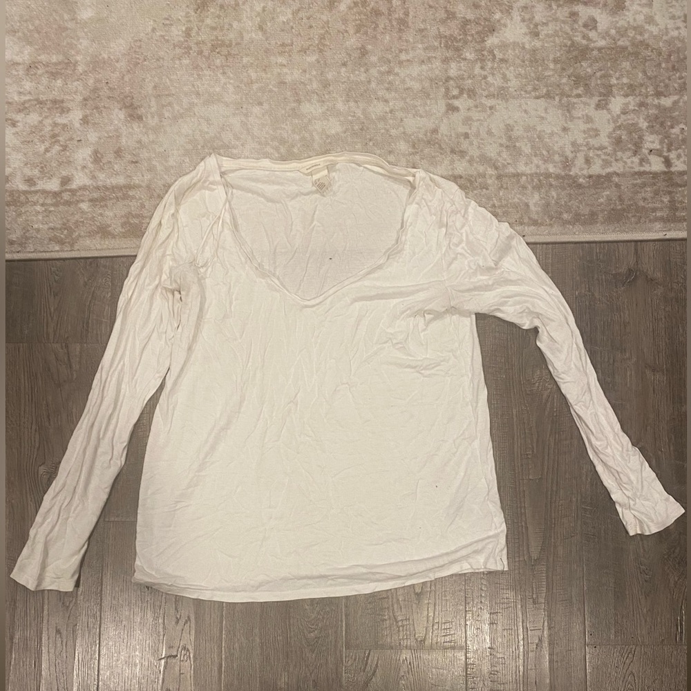 White long sleeved top